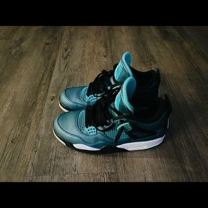 Jordan 4 Retro “Teal”